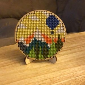 Mountain Landscape Cross-stitch Circle with Stand